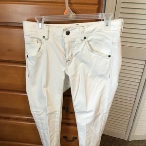 Athleta women’s white jeans size 6